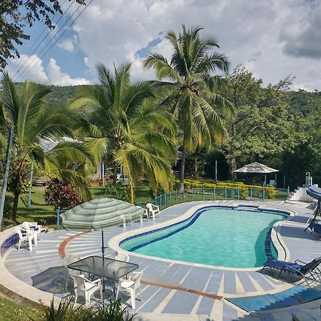 Hotel Campestre El Salitre Вилета Екстериор снимка