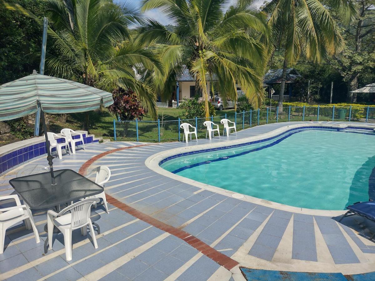 Hotel Campestre El Salitre Вилета Екстериор снимка